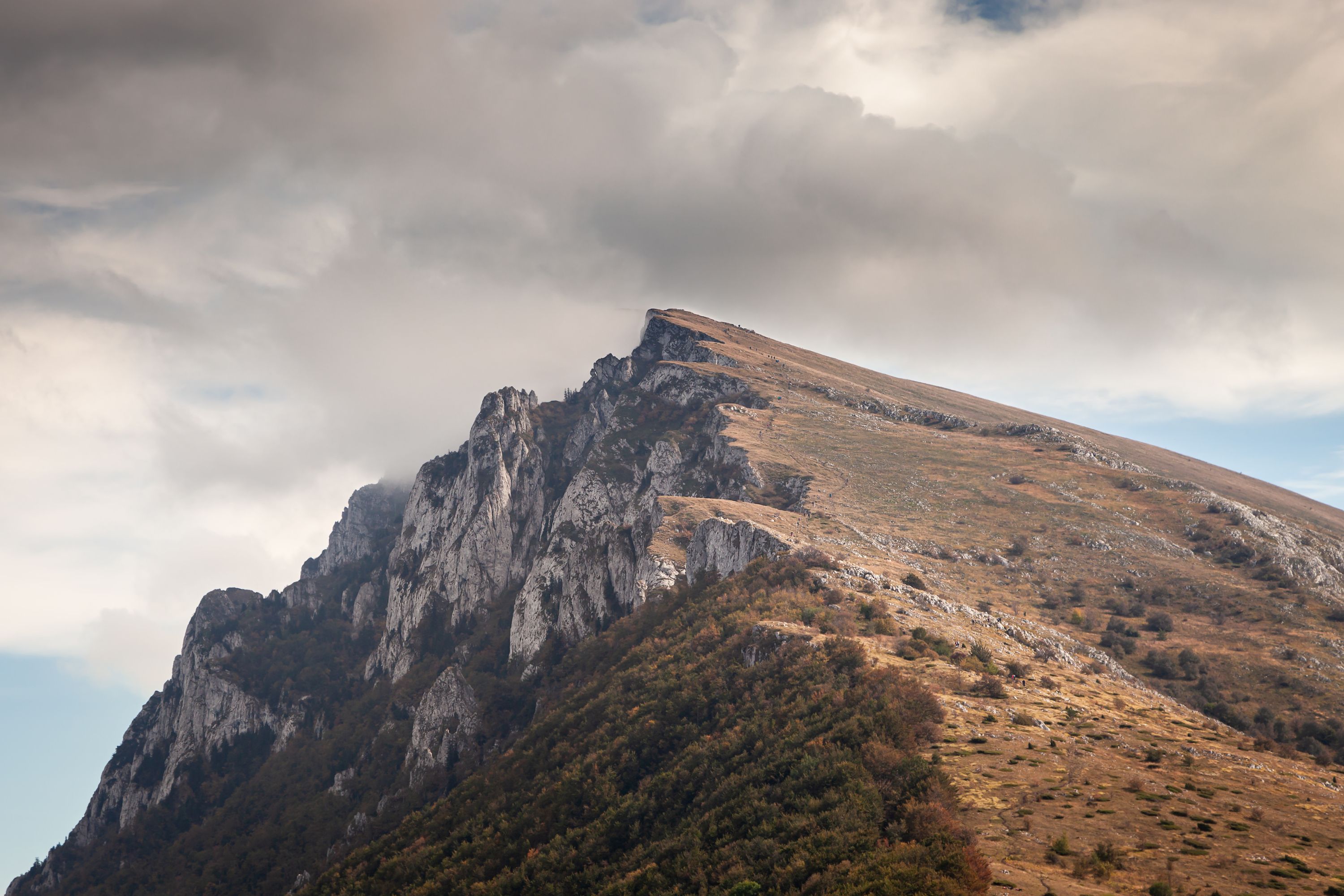 Rocky ridge of Trem peak
